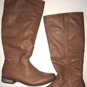 •Merona tan Boots•